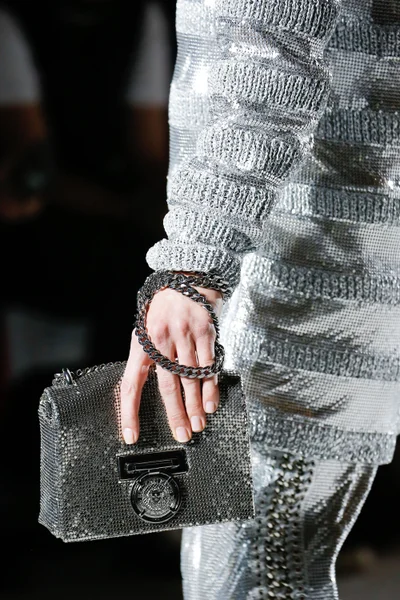 Look 14